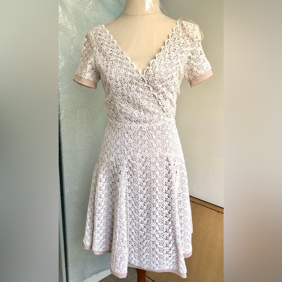 Alannah hill Creme Lace dress - Picture 2 of 10